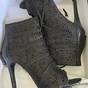 Alice & Olivia Gale bootie